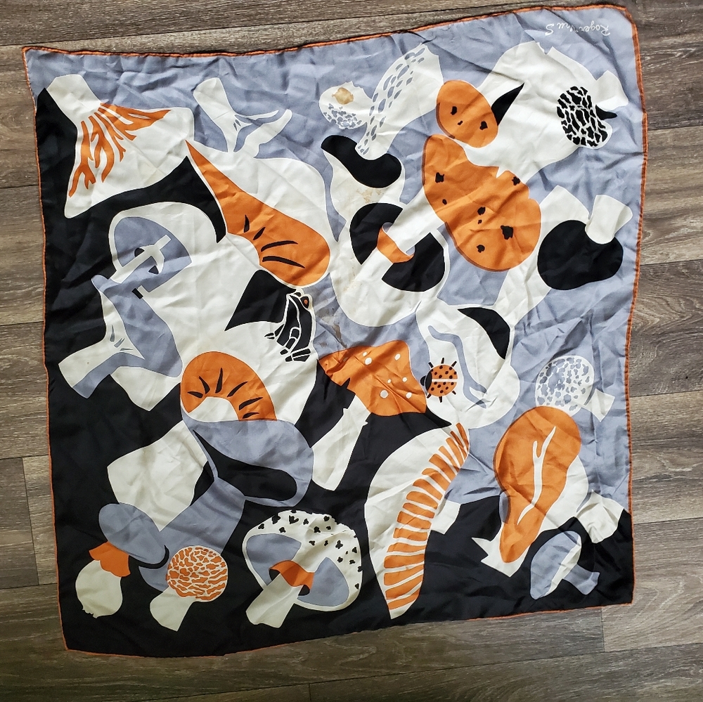 Roger Van S All Silk Mushroom Scarf